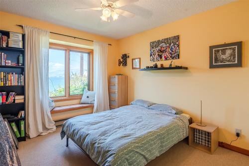 830 Three Mile Road, Penticton, BC - Indoor Photo Showing Bedroom