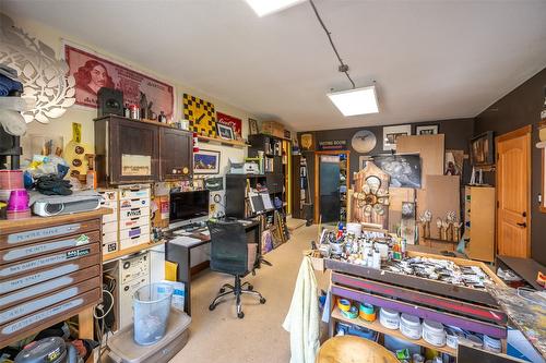 830 Three Mile Road, Penticton, BC - Indoor Photo Showing Other Room