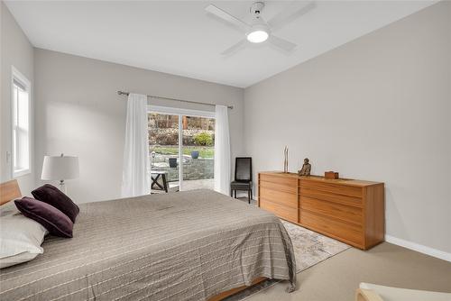 1634 Vineyard Drive, West Kelowna, BC - Indoor Photo Showing Bedroom