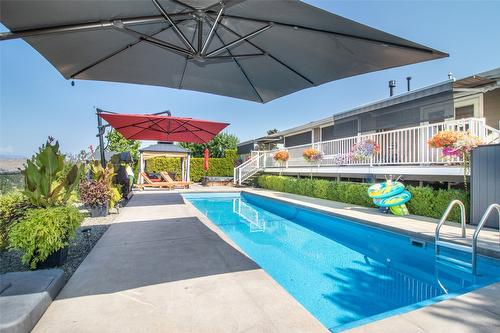 890 Dougall Road, Kelowna, BC - Outdoor With In Ground Pool