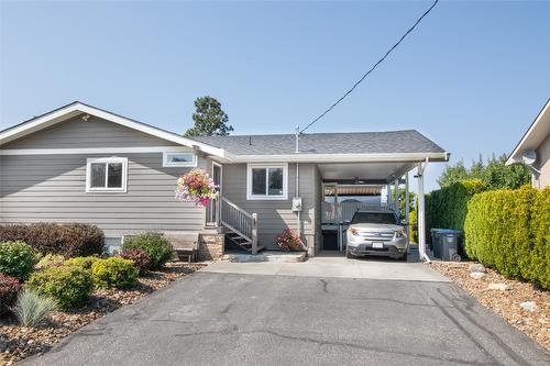 890 Dougall Road, Kelowna, BC - Outdoor