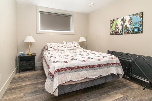 890 Dougall Road, Kelowna, BC - Indoor Photo Showing Bedroom