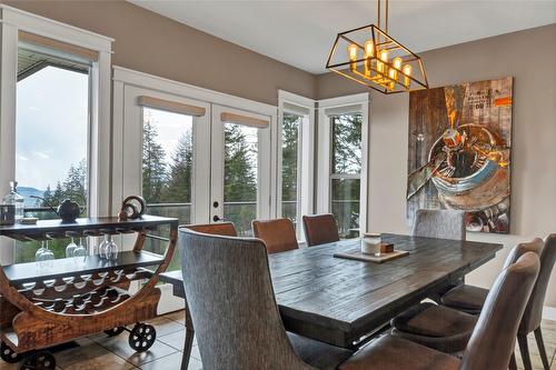 6032 Lynx Drive, Vernon, BC - Indoor Photo Showing Dining Room