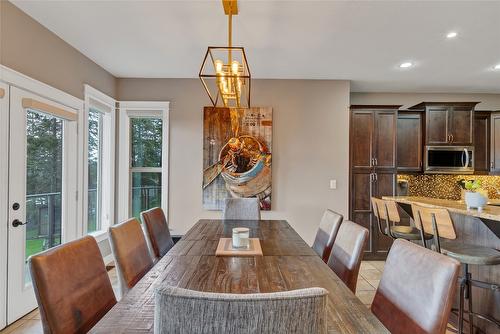 6032 Lynx Drive, Vernon, BC - Indoor Photo Showing Dining Room