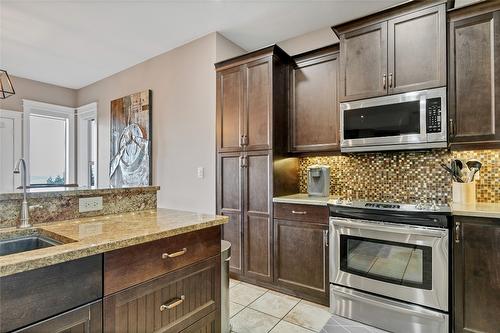 6032 Lynx Drive, Vernon, BC - Indoor Photo Showing Kitchen With Upgraded Kitchen