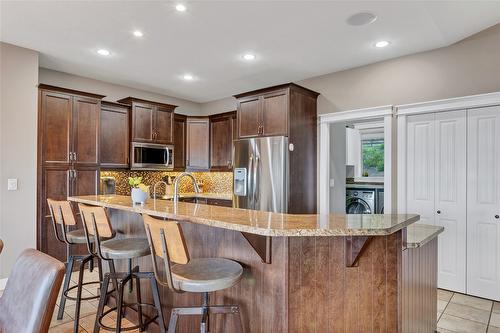 6032 Lynx Drive, Vernon, BC - Indoor Photo Showing Kitchen With Upgraded Kitchen