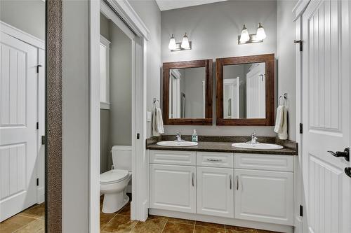 6032 Lynx Drive, Vernon, BC - Indoor Photo Showing Bathroom