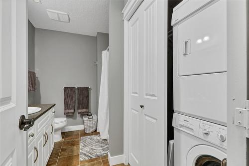 6032 Lynx Drive, Vernon, BC - Indoor Photo Showing Laundry Room