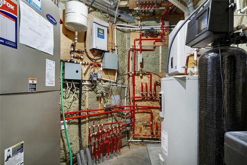 6032 Lynx Drive, Vernon, BC - Indoor Photo Showing Basement