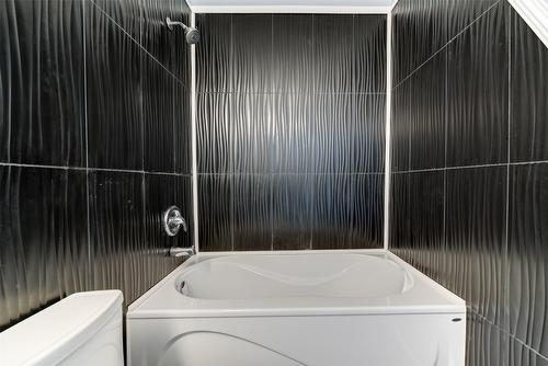 3436 Old Okanagan Highway, West Kelowna, BC - Indoor Photo Showing Laundry Room