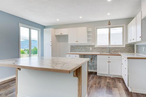 3436 Old Okanagan Highway, West Kelowna, BC - Indoor Photo Showing Kitchen With Double Sink