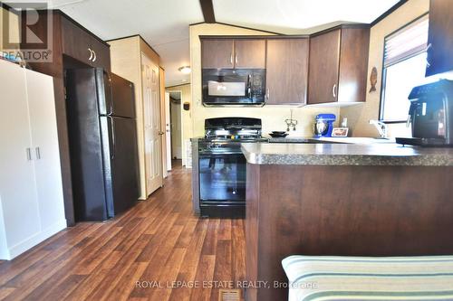 7 Chipewa Trail, Wasaga Beach, ON - Indoor Photo Showing Kitchen