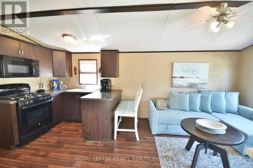 7 Chipewa Trail, Wasaga Beach, ON - Indoor Photo Showing Kitchen