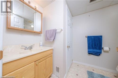 1 bedroom basement level unit - 247 Broadway Street, Kincardine, ON - Indoor Photo Showing Bathroom