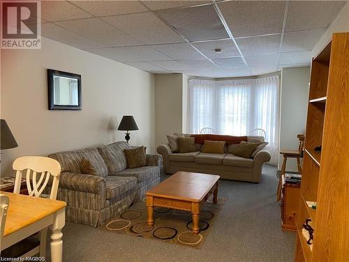 1 bedroom main floor unit - 247 Broadway Street, Kincardine, ON - Indoor Photo Showing Living Room