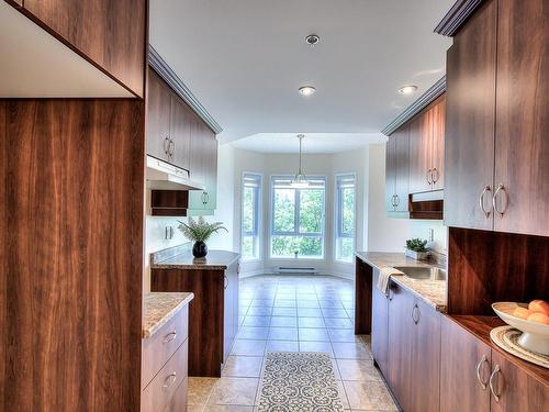 Cuisine - 409-3855 Boul. De Chenonceau, Laval (Chomedey), QC - Indoor Photo Showing Kitchen