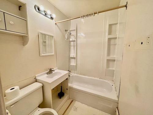 169 Wilson Street, Dryden, ON - Indoor Photo Showing Bathroom