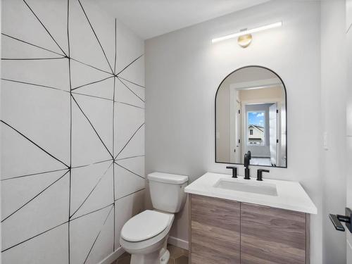 2109 Linfield Drive, Kamloops, BC - Indoor Photo Showing Bathroom