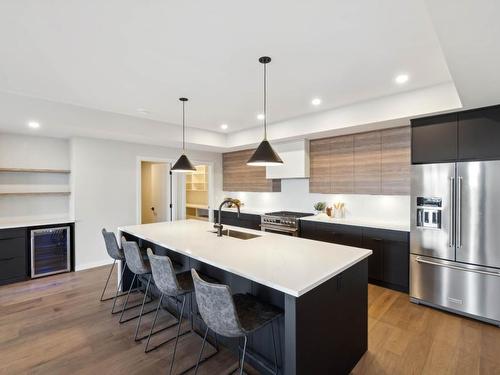 2109 Linfield Drive, Kamloops, BC - Indoor Photo Showing Kitchen With Double Sink With Upgraded Kitchen