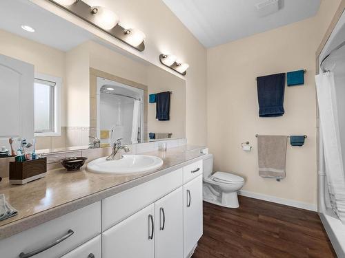 528 Trillium Way, Kamloops, BC - Indoor Photo Showing Bathroom