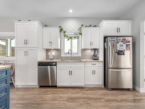 1460 Lopez Creek Drive, Cache Creek, BC - Indoor Photo Showing Kitchen