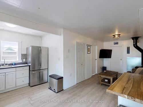 99 Mayfair Dr, Uxbridge, ON - Indoor Photo Showing Kitchen