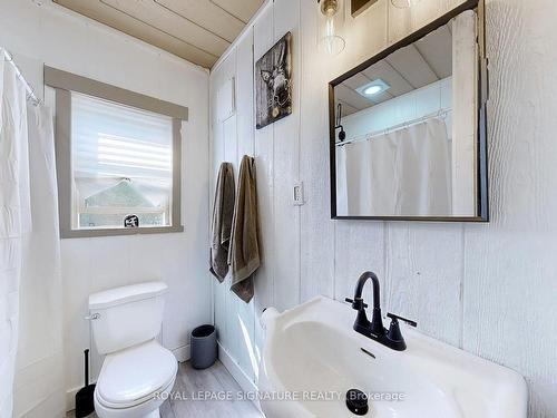 99 Mayfair Dr, Uxbridge, ON - Indoor Photo Showing Bathroom