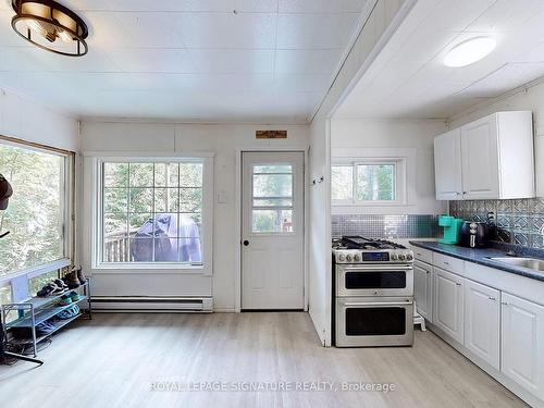 99 Mayfair Dr, Uxbridge, ON - Indoor Photo Showing Kitchen