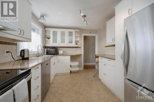 67 Woodmount Crescent, Ottawa, ON - Indoor Photo Showing Kitchen