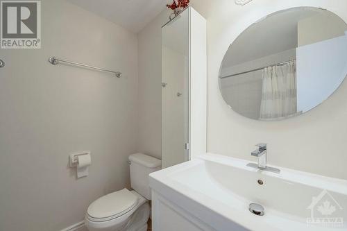 67 Woodmount Crescent, Ottawa, ON - Indoor Photo Showing Bathroom