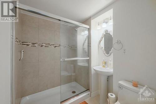 67 Woodmount Crescent, Ottawa, ON - Indoor Photo Showing Bathroom