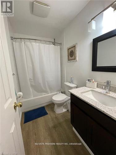 988 Prosperity Court, London, ON - Indoor Photo Showing Bathroom