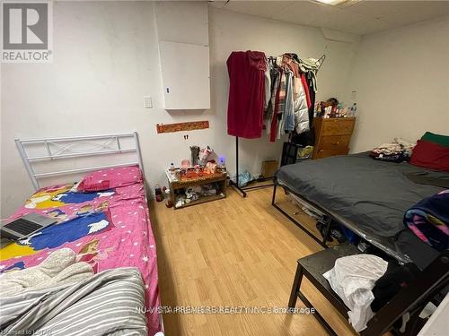 988 Prosperity Court, London, ON - Indoor Photo Showing Bedroom