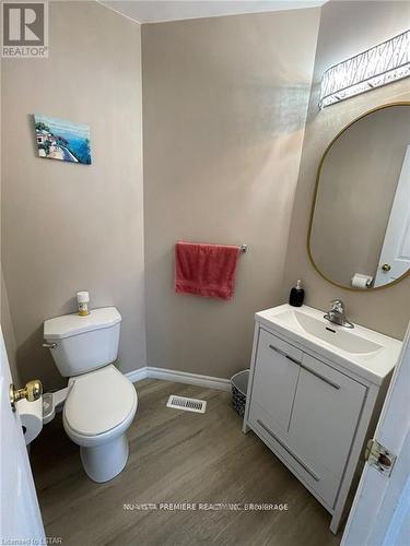 988 Prosperity Court, London, ON - Indoor Photo Showing Bathroom