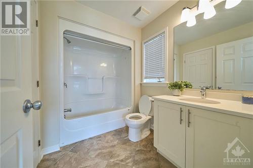 132 Palfrey Way, Stittsville, ON - Indoor Photo Showing Bathroom