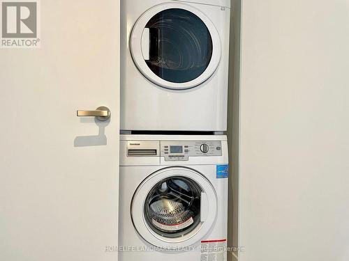 4408 - 100 Harbour Street, Toronto (Waterfront Communities), ON - Indoor Photo Showing Laundry Room