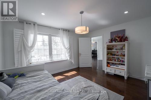 384 Kennedy Street W, Aurora (Aurora Highlands), ON - Indoor Photo Showing Bedroom