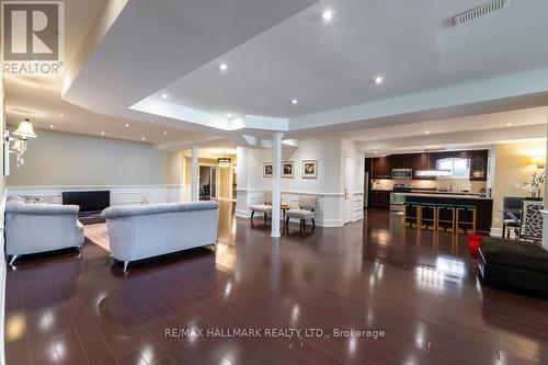 384 Kennedy Street W, Aurora (Aurora Highlands), ON - Indoor Photo Showing Living Room