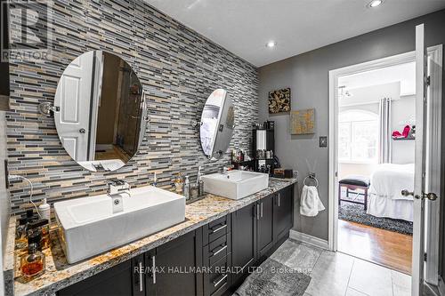 3 Marbrook Street, Richmond Hill (Mill Pond), ON - Indoor Photo Showing Bathroom