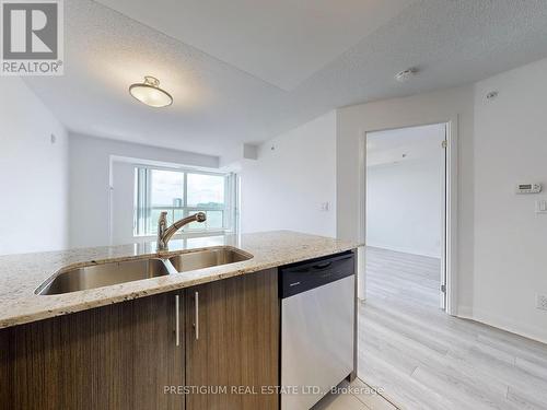 606 - 75 Norman Bethune Avenue S, Richmond Hill (Beaver Creek Business Park), ON - Indoor Photo Showing Kitchen With Double Sink