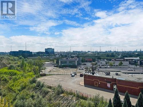 606 - 75 Norman Bethune Avenue S, Richmond Hill (Beaver Creek Business Park), ON - Outdoor With View