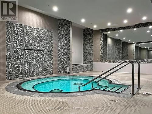 606 - 75 Norman Bethune Avenue S, Richmond Hill (Beaver Creek Business Park), ON - Indoor Photo Showing Other Room With In Ground Pool