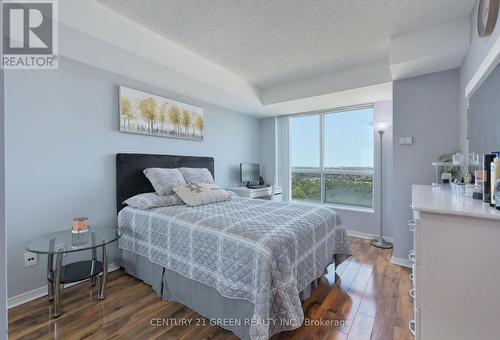 1702 - 2545 Erin Centre Boulevard, Mississauga (Central Erin Mills), ON - Indoor Photo Showing Bedroom