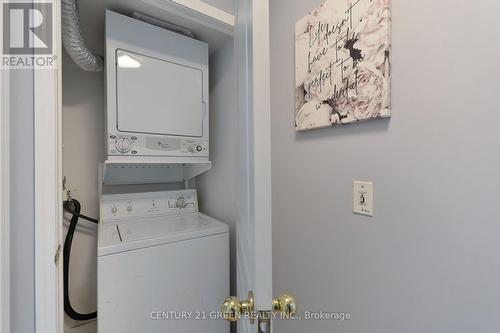 1702 - 2545 Erin Centre Boulevard, Mississauga (Central Erin Mills), ON - Indoor Photo Showing Laundry Room