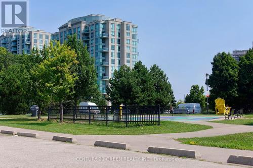 1702 - 2545 Erin Centre Boulevard, Mississauga (Central Erin Mills), ON - Outdoor