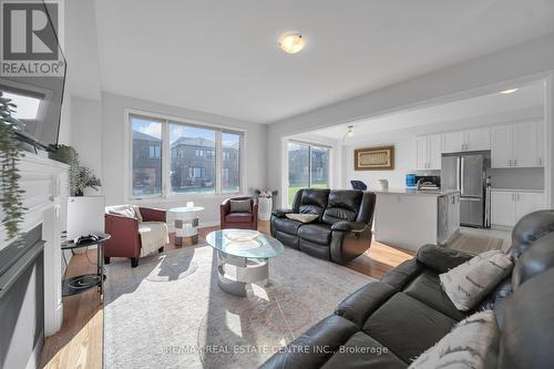 567 Bedi Drive W, Woodstock, ON - Indoor Photo Showing Living Room