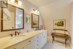 Ensuite on 3rd Floor - 