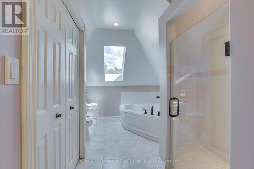 504 Waterloo Street, London, ON - Indoor Photo Showing Bathroom