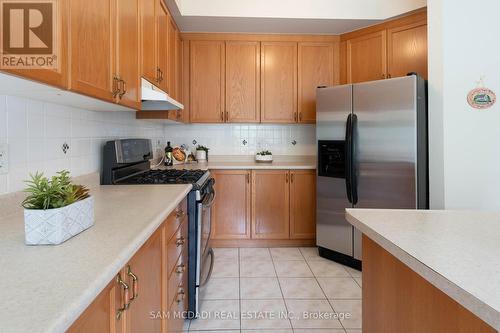 8 Long Meadow Road, Brampton (Bram East), ON - Indoor Photo Showing Kitchen