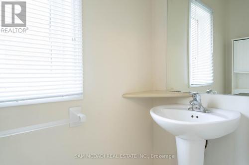 8 Long Meadow Road, Brampton (Bram East), ON - Indoor Photo Showing Bathroom